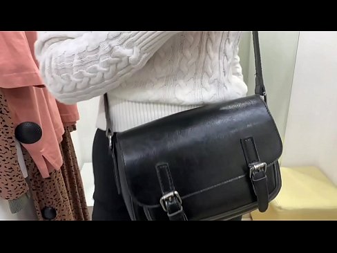 ❤️ Masturbarea în public a tinerei târfe FeralBerry cu un dildo în cabina de probă at porn ro.sexogolic-info.ru ﹏